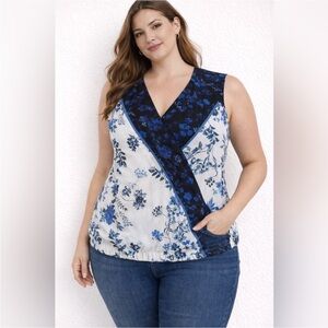 Adrianna Papell Blue Floral Surplice Sleeveless Blouse | Size M